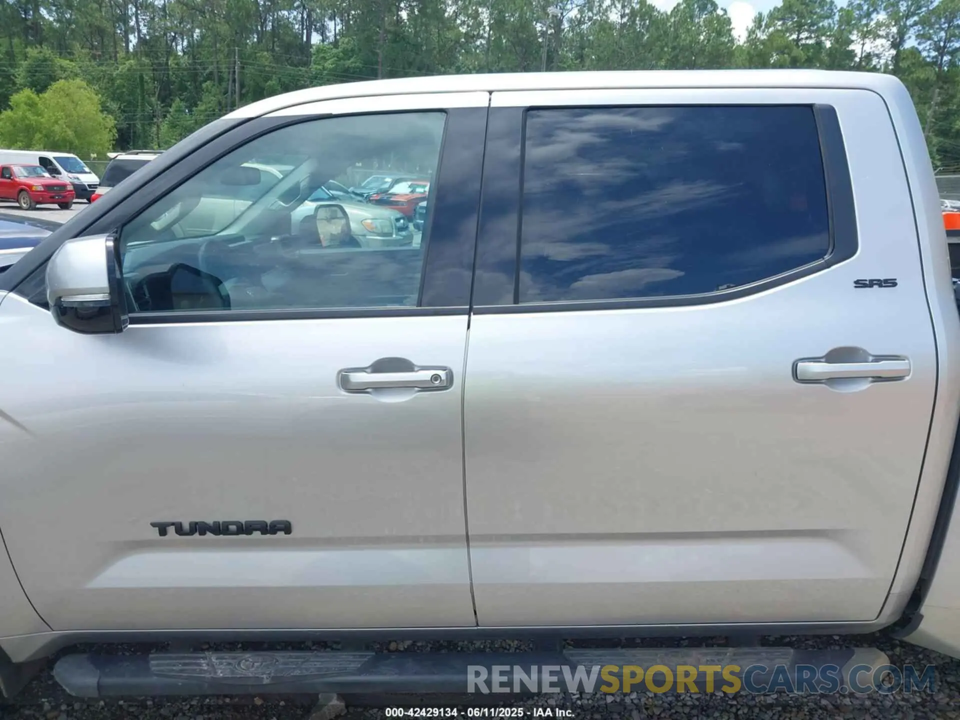 15 Photograph of a damaged car 5TFLA5AB3NX017848 TOYOTA TUNDRA 2022