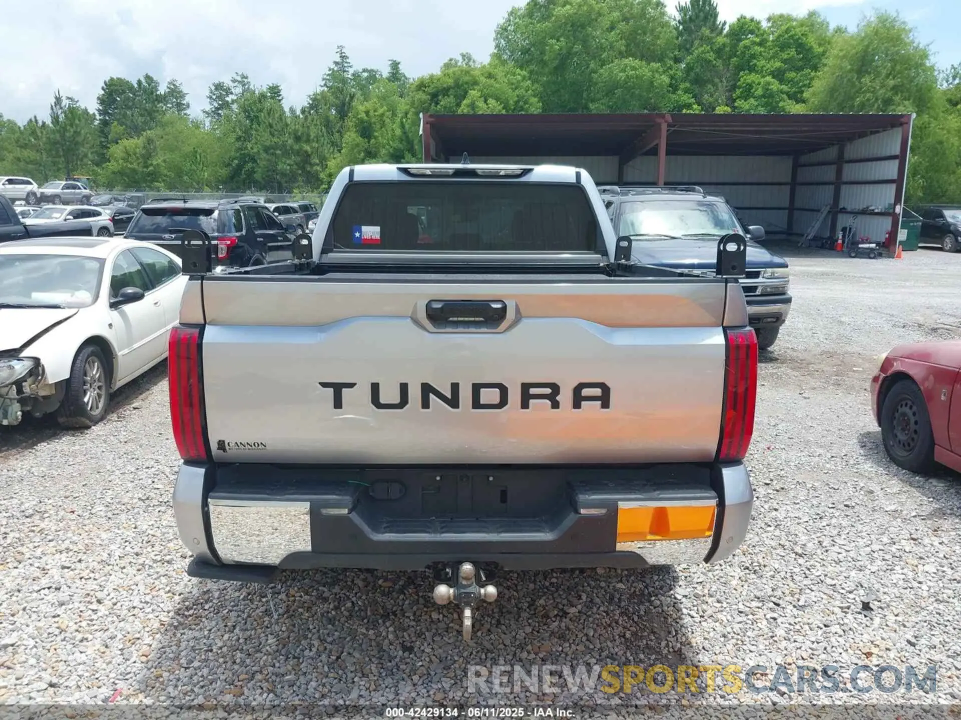 17 Photograph of a damaged car 5TFLA5AB3NX017848 TOYOTA TUNDRA 2022