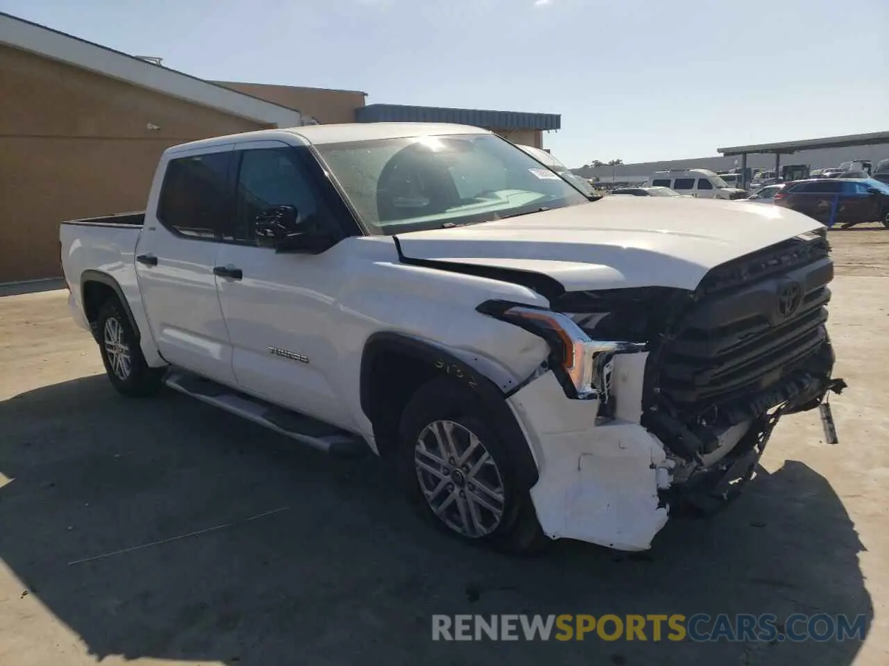 4 Photograph of a damaged car 5TFLA5AB4NX002193 TOYOTA TUNDRA 2022