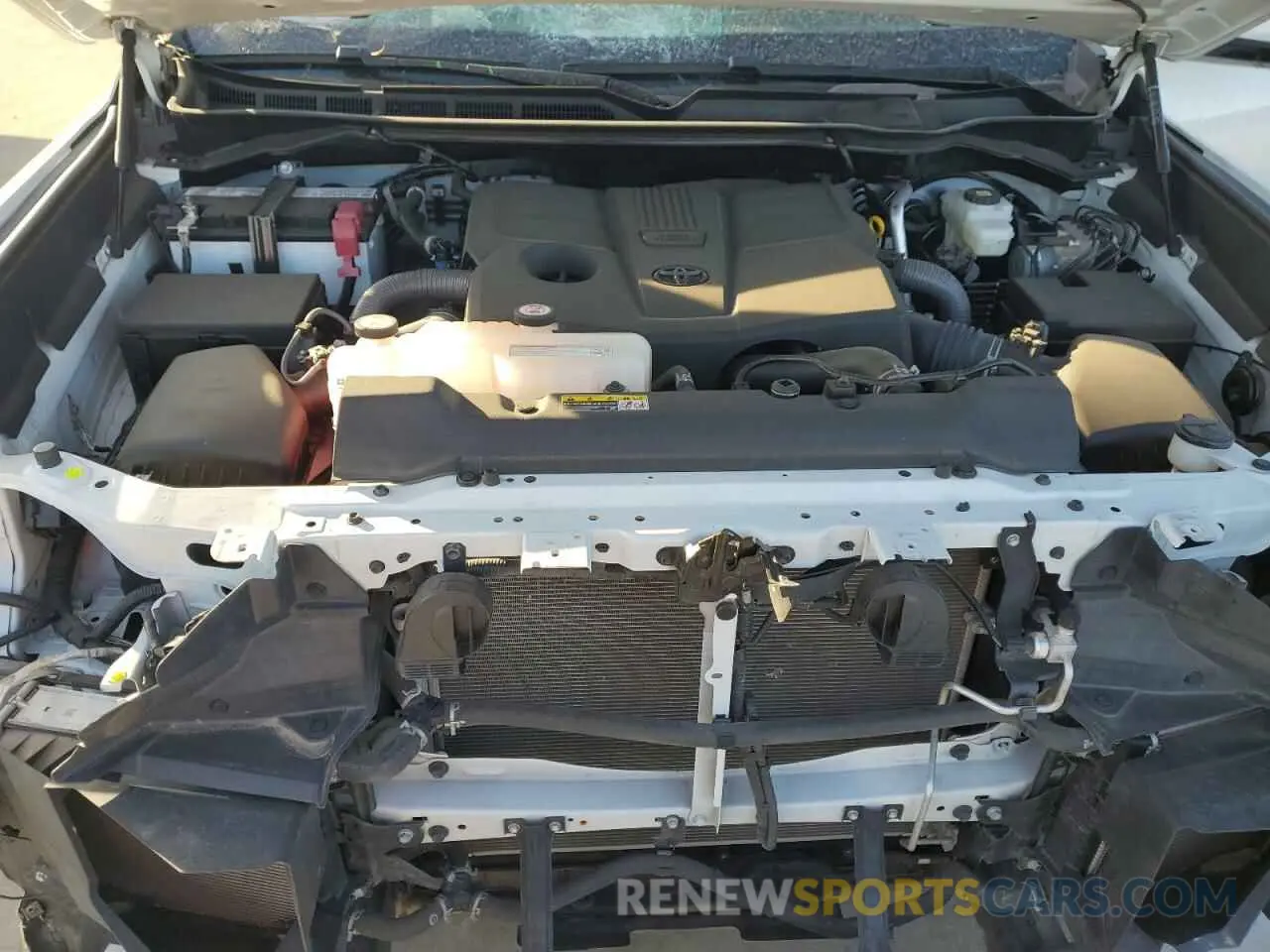 11 Photograph of a damaged car 5TFLA5AB5NX004275 TOYOTA TUNDRA 2022