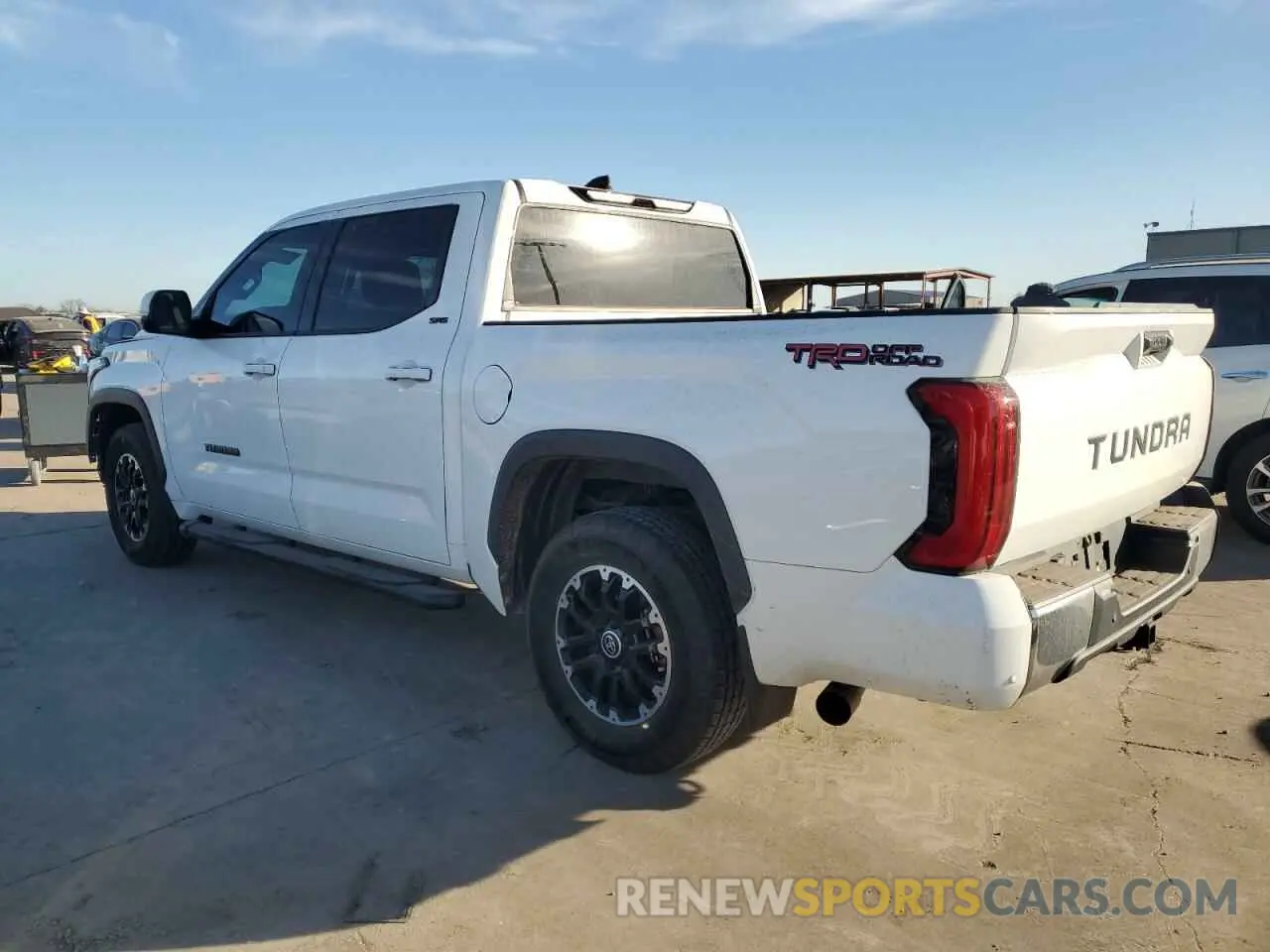 2 Photograph of a damaged car 5TFLA5AB5NX004275 TOYOTA TUNDRA 2022