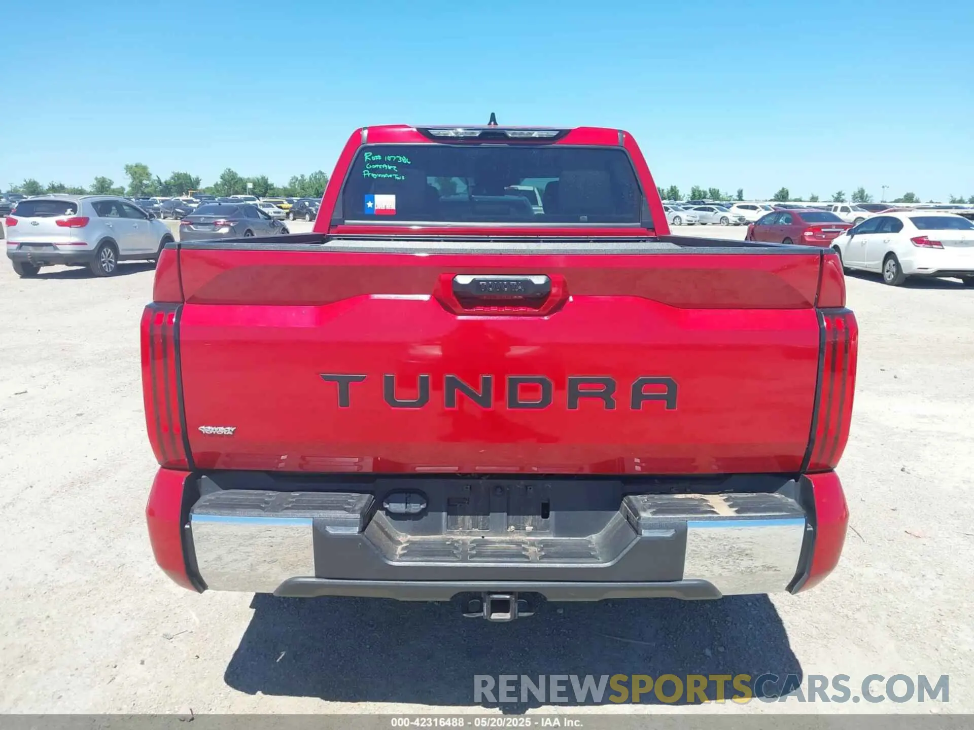 16 Photograph of a damaged car 5TFLA5AB5NX017172 TOYOTA TUNDRA 2022