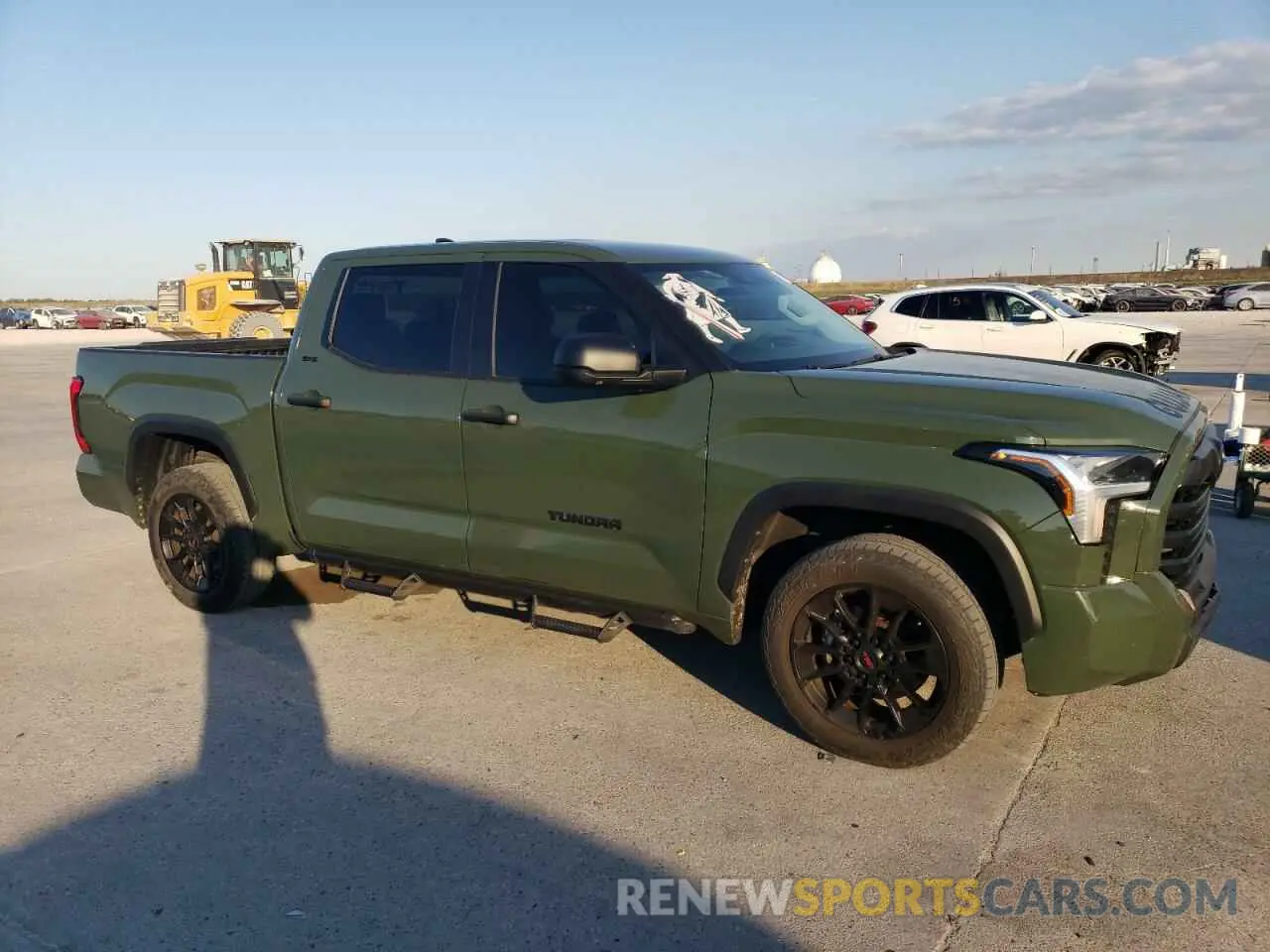 4 Photograph of a damaged car 5TFLA5AB6NX007346 TOYOTA TUNDRA 2022