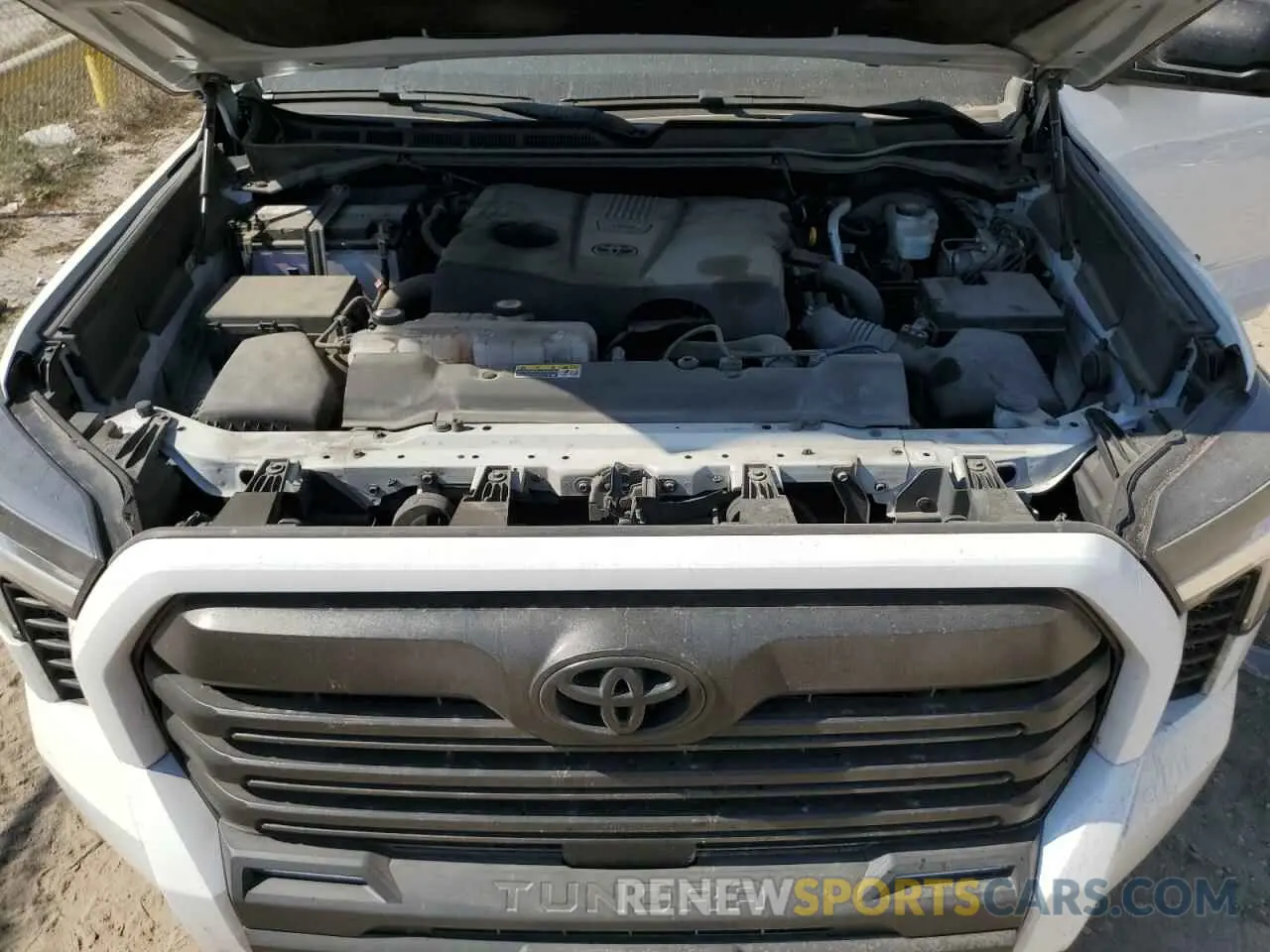 11 Photograph of a damaged car 5TFLA5AB7NX003399 TOYOTA TUNDRA 2022