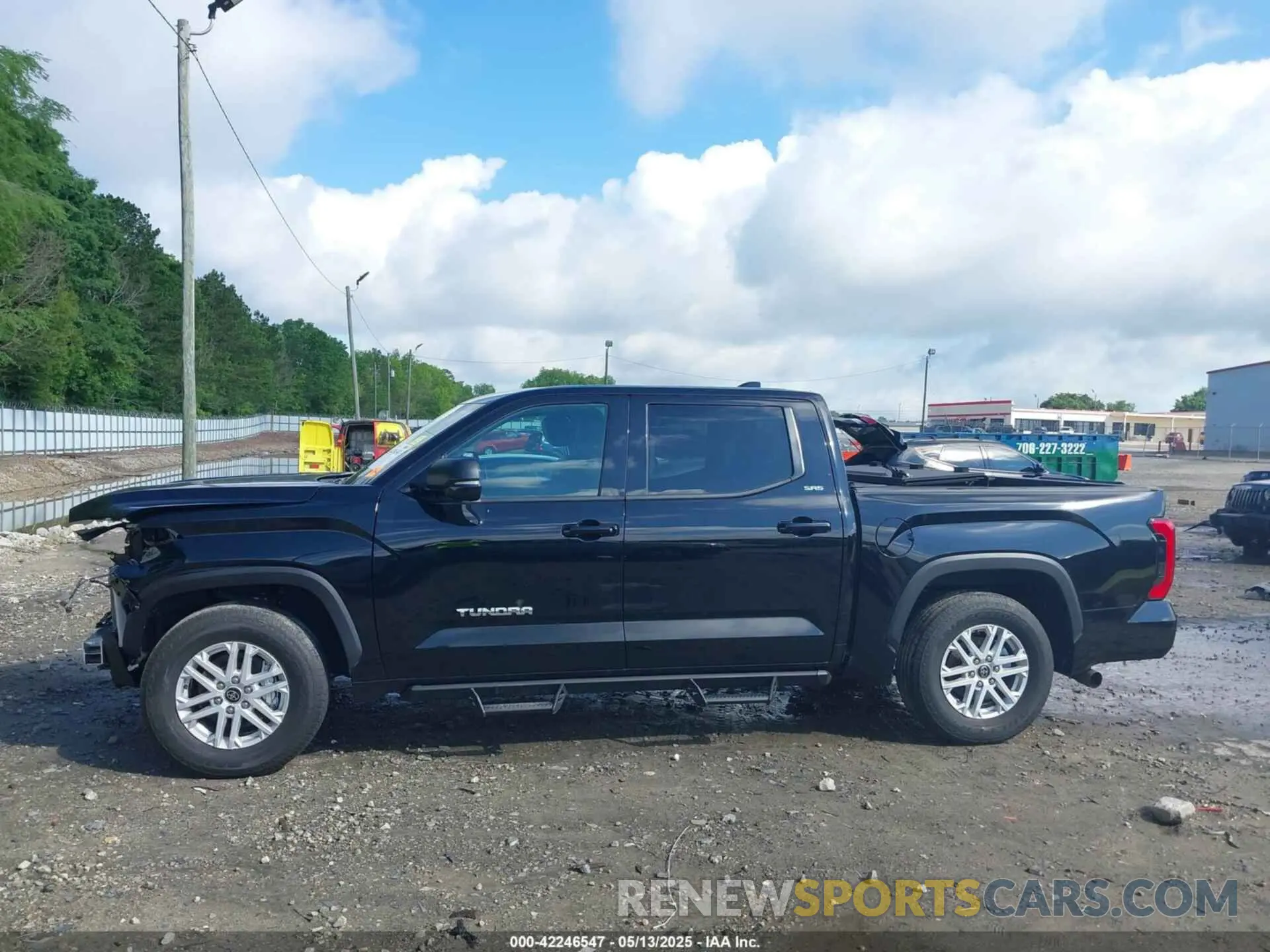 15 Photograph of a damaged car 5TFLA5AB7NX010692 TOYOTA TUNDRA 2022