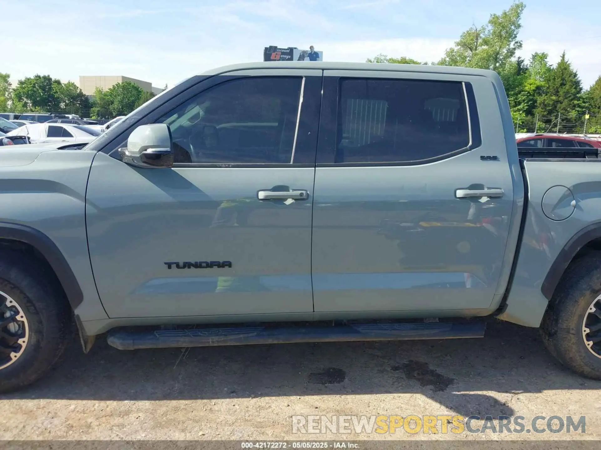 14 Photograph of a damaged car 5TFLA5AB7NX013477 TOYOTA TUNDRA 2022