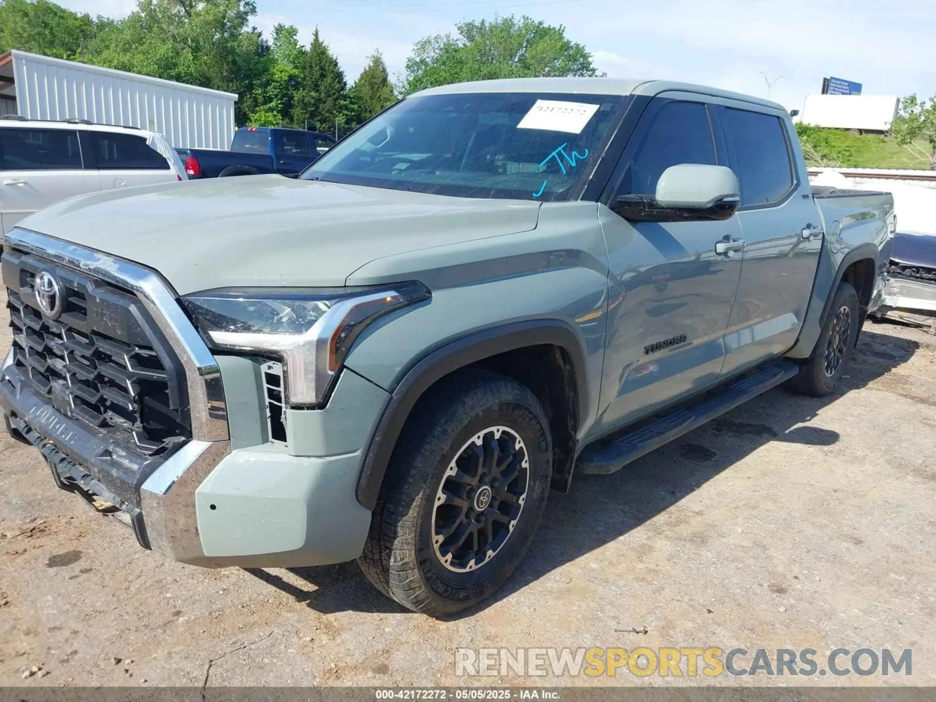 2 Photograph of a damaged car 5TFLA5AB7NX013477 TOYOTA TUNDRA 2022