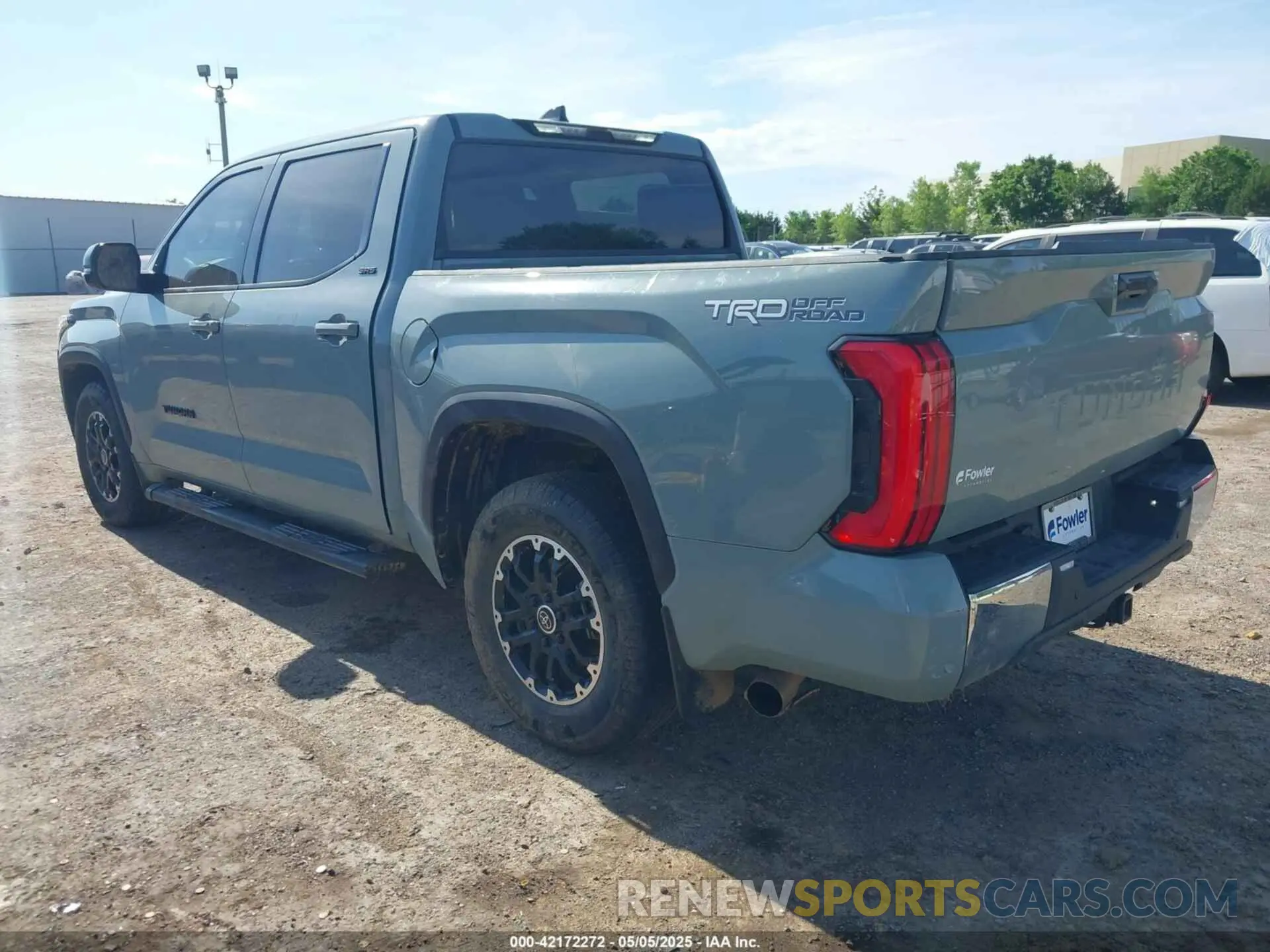 3 Photograph of a damaged car 5TFLA5AB7NX013477 TOYOTA TUNDRA 2022
