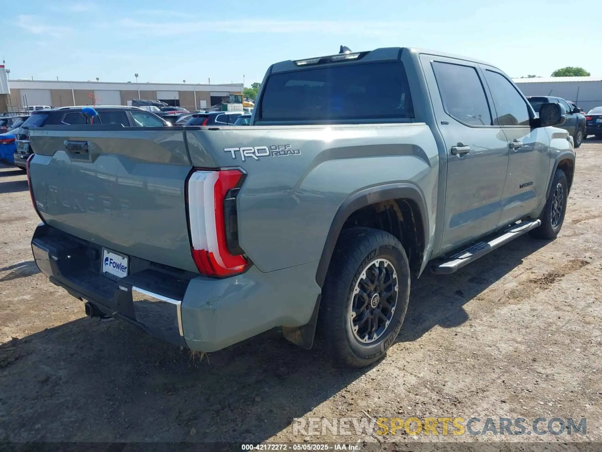 4 Photograph of a damaged car 5TFLA5AB7NX013477 TOYOTA TUNDRA 2022