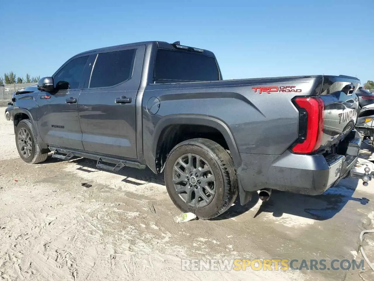 2 Photograph of a damaged car 5TFLA5AB9NX016557 TOYOTA TUNDRA 2022