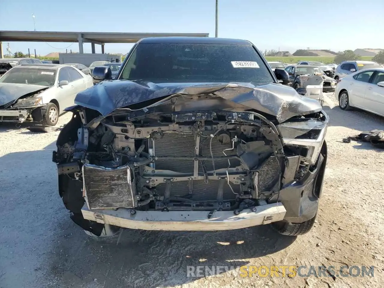 5 Photograph of a damaged car 5TFLA5AB9NX016557 TOYOTA TUNDRA 2022