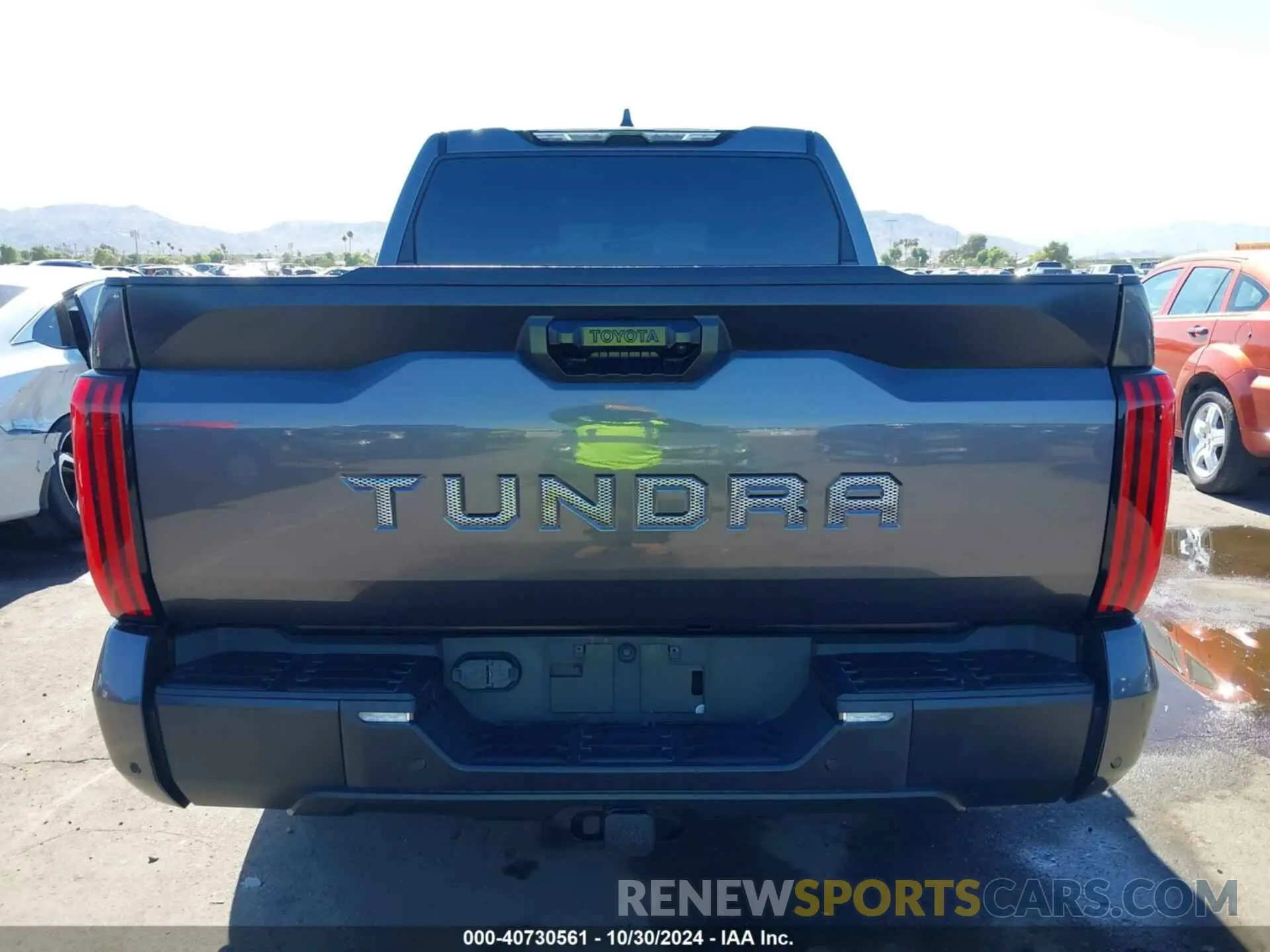 17 Photograph of a damaged car 5TFLA5AB9NX017563 TOYOTA TUNDRA 2022