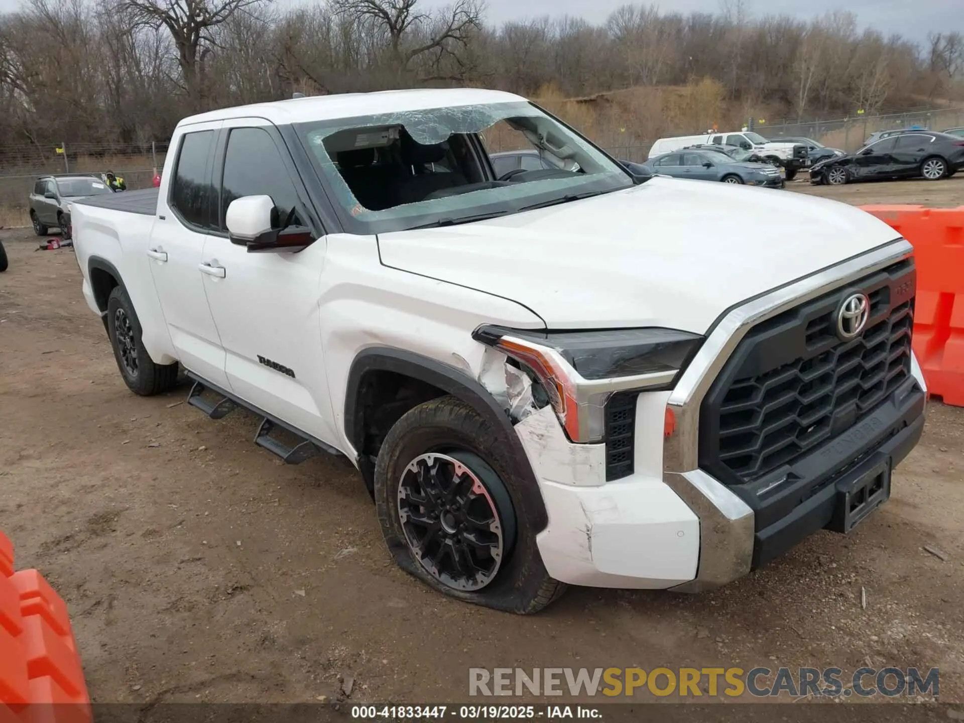 1 Photograph of a damaged car 5TFLA5DA5NX005641 TOYOTA TUNDRA 2022