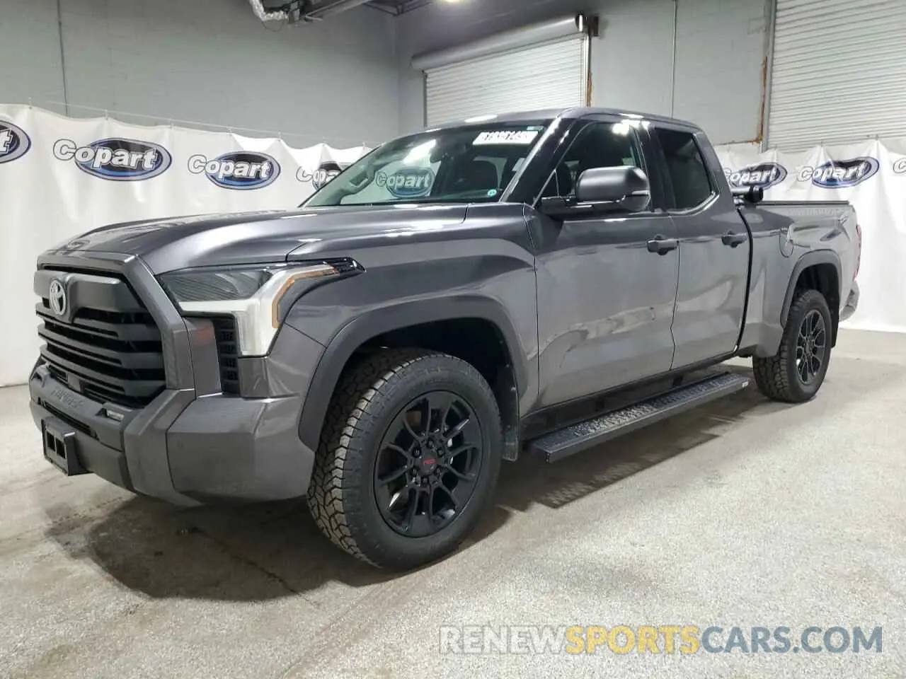 1 Photograph of a damaged car 5TFLA5DA5NX014176 TOYOTA TUNDRA 2022