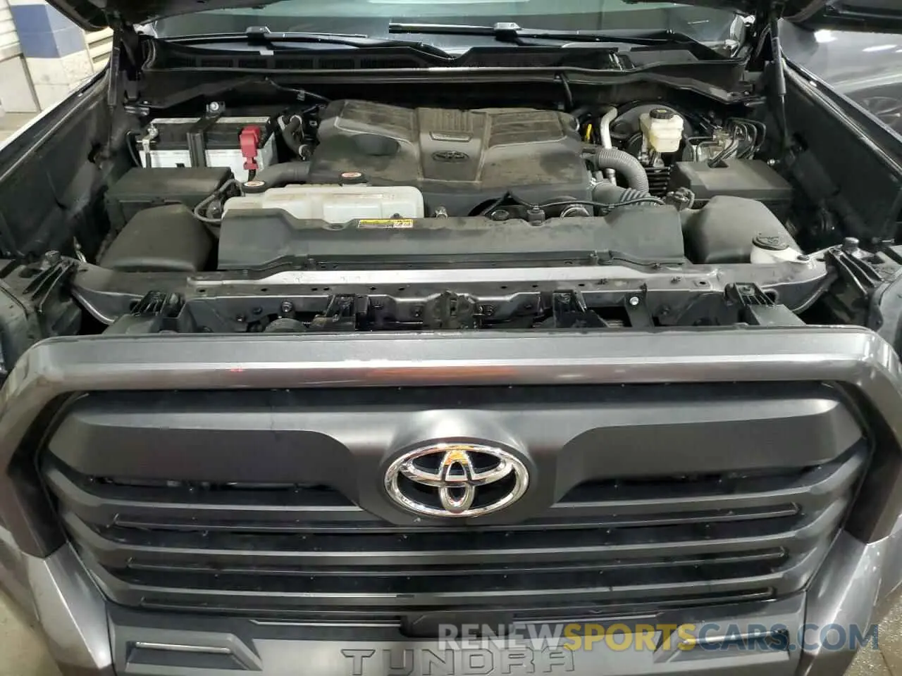 11 Photograph of a damaged car 5TFLA5DA5NX014176 TOYOTA TUNDRA 2022