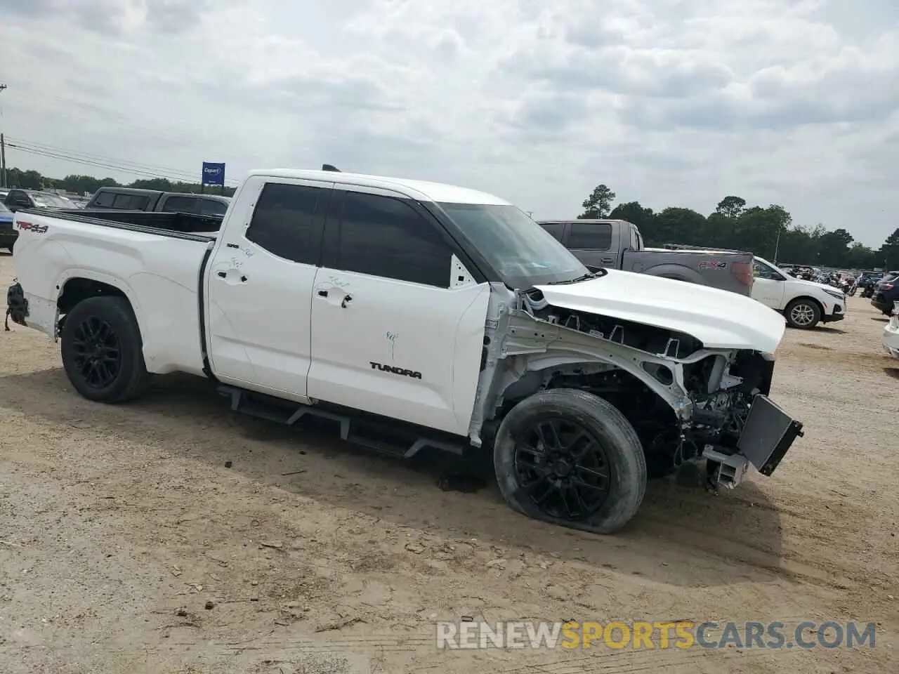 4 Photograph of a damaged car 5TFLA5DA5NX031981 TOYOTA TUNDRA 2022