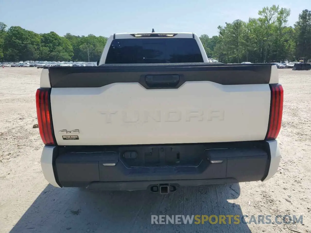 6 Photograph of a damaged car 5TFLA5DA5NX048280 TOYOTA TUNDRA 2022