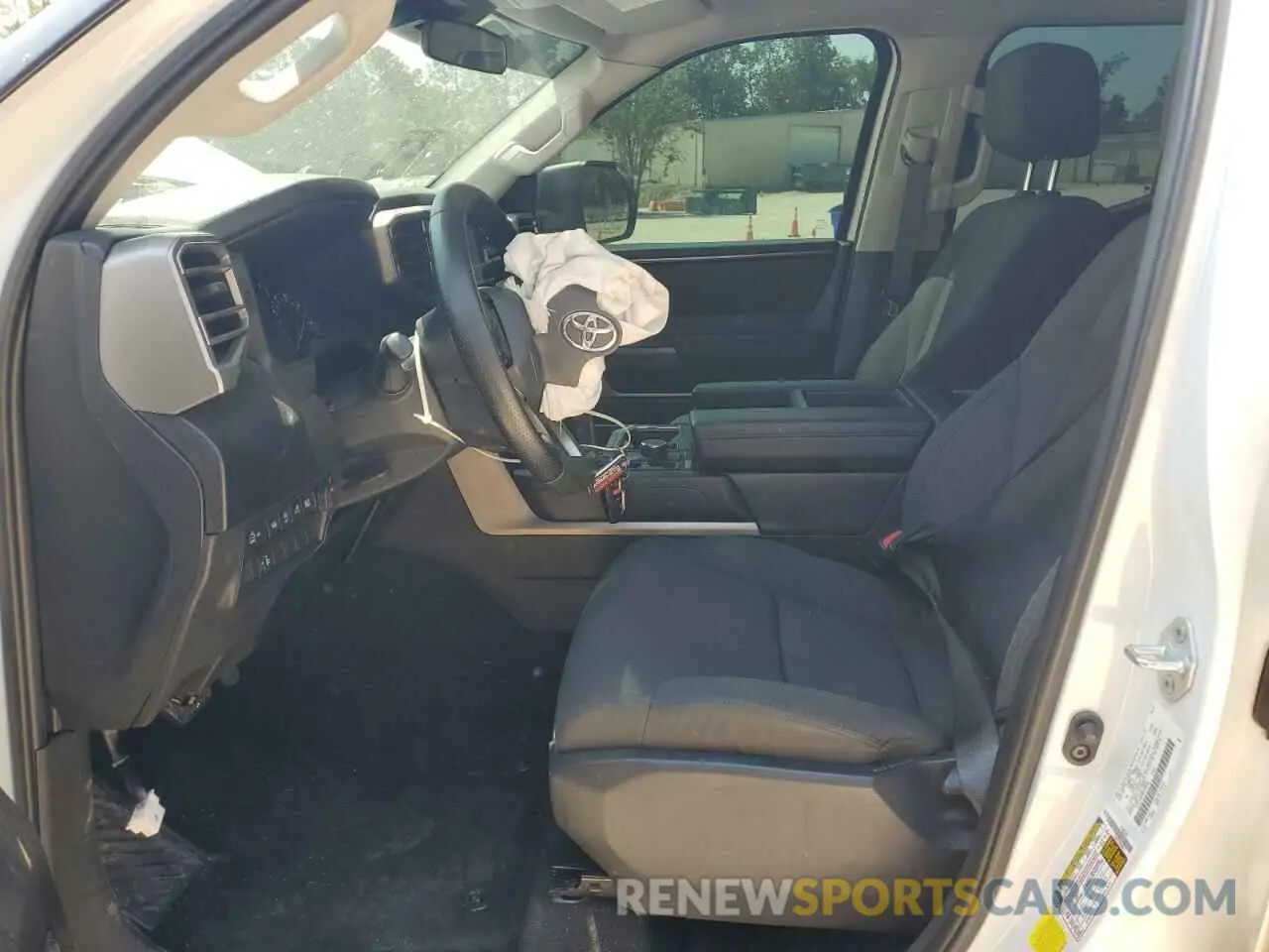 7 Photograph of a damaged car 5TFLA5DA5NX048280 TOYOTA TUNDRA 2022