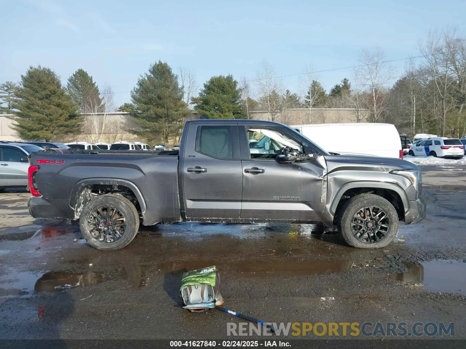 13 Photograph of a damaged car 5TFLA5DA7NX052363 TOYOTA TUNDRA 2022