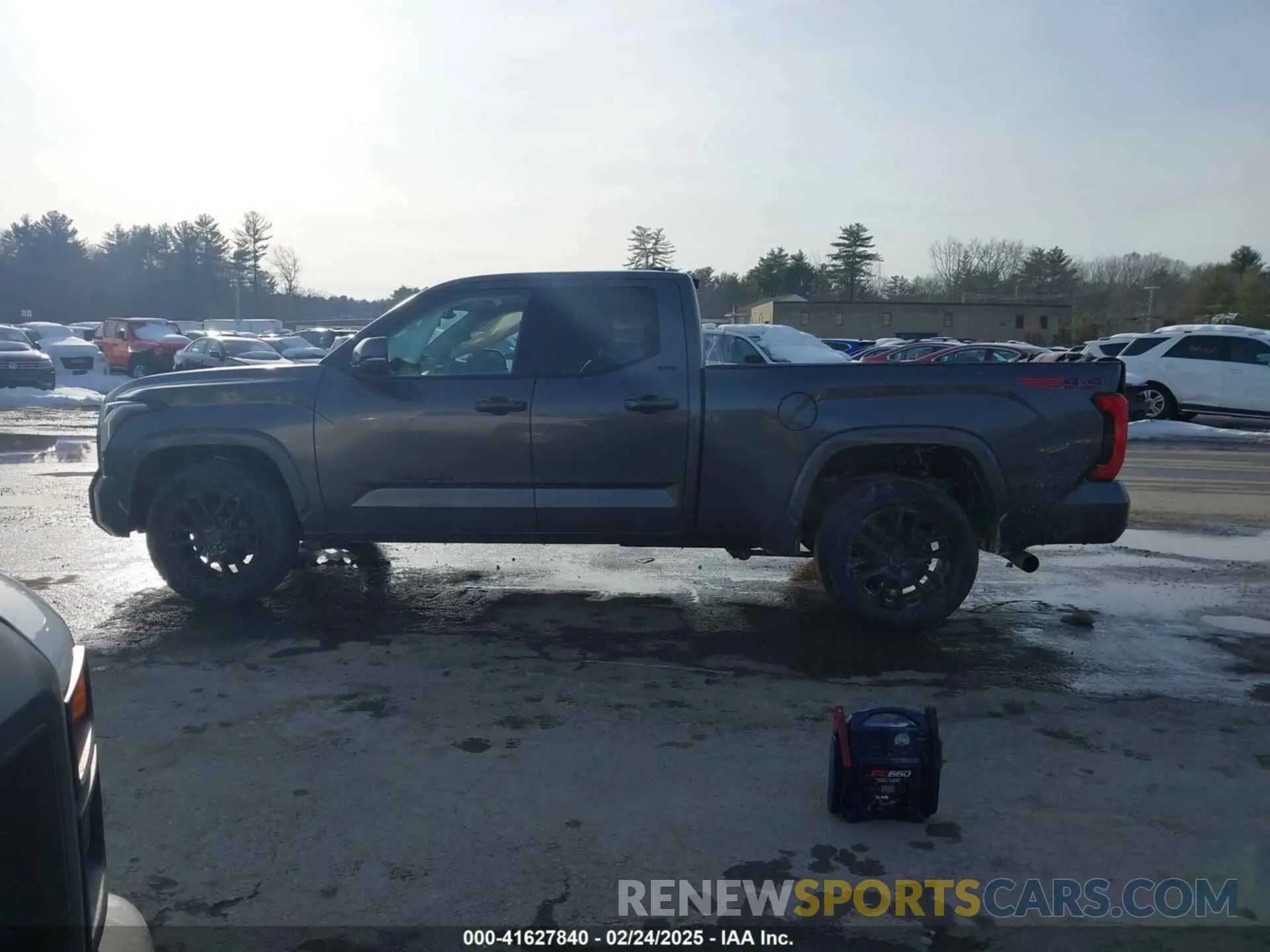 14 Photograph of a damaged car 5TFLA5DA7NX052363 TOYOTA TUNDRA 2022