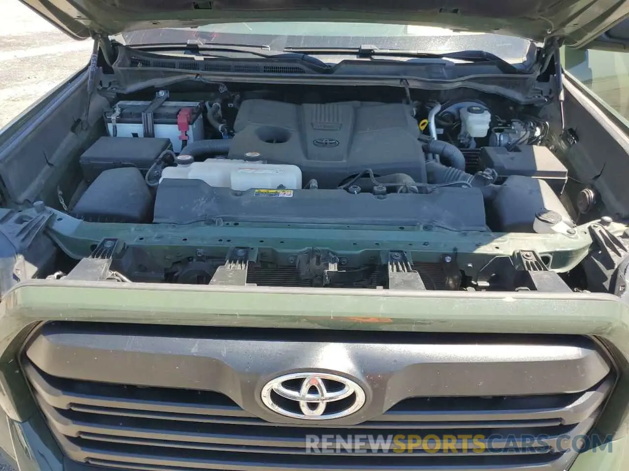 11 Photograph of a damaged car 5TFLA5DA9NX016142 TOYOTA TUNDRA 2022