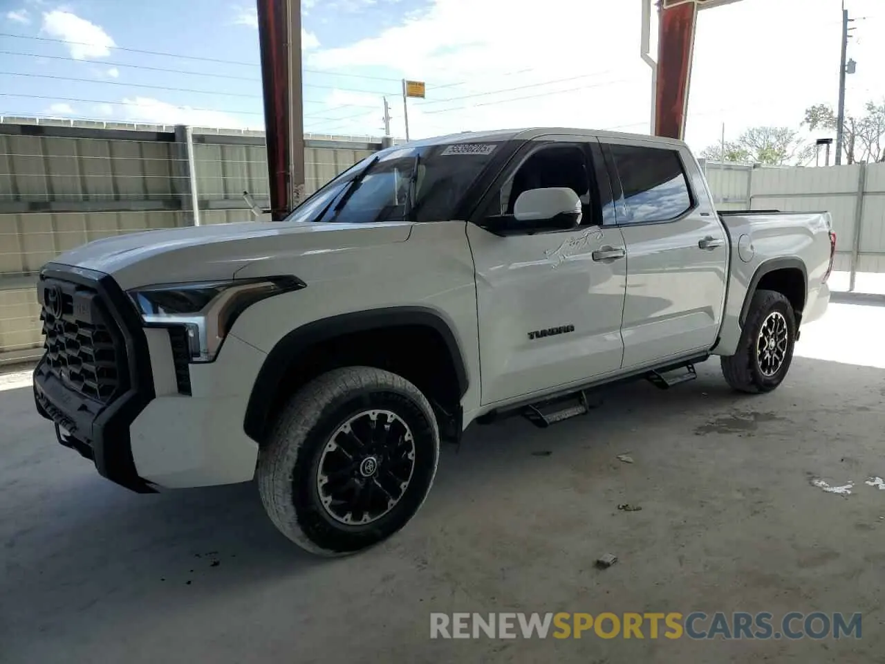 1 Photograph of a damaged car 5TFLA5DB0NX045411 TOYOTA TUNDRA 2022