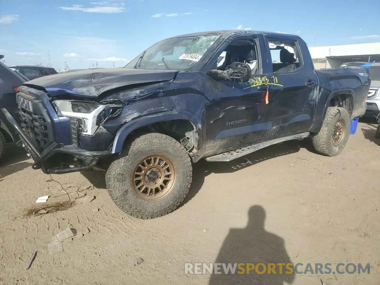 1 Photograph of a damaged car 5TFLA5DB0NX052598 TOYOTA TUNDRA 2022