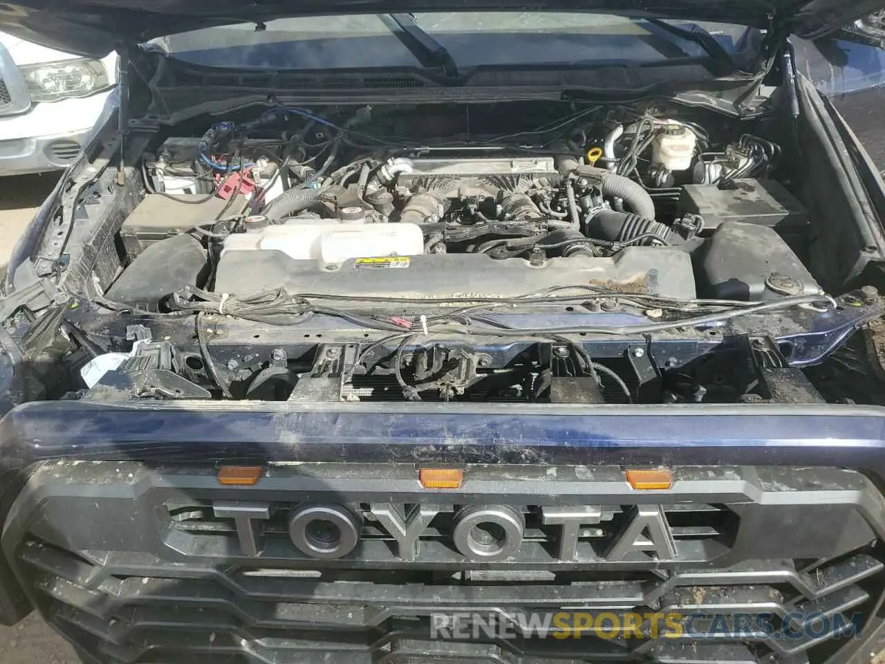 11 Photograph of a damaged car 5TFLA5DB0NX052598 TOYOTA TUNDRA 2022