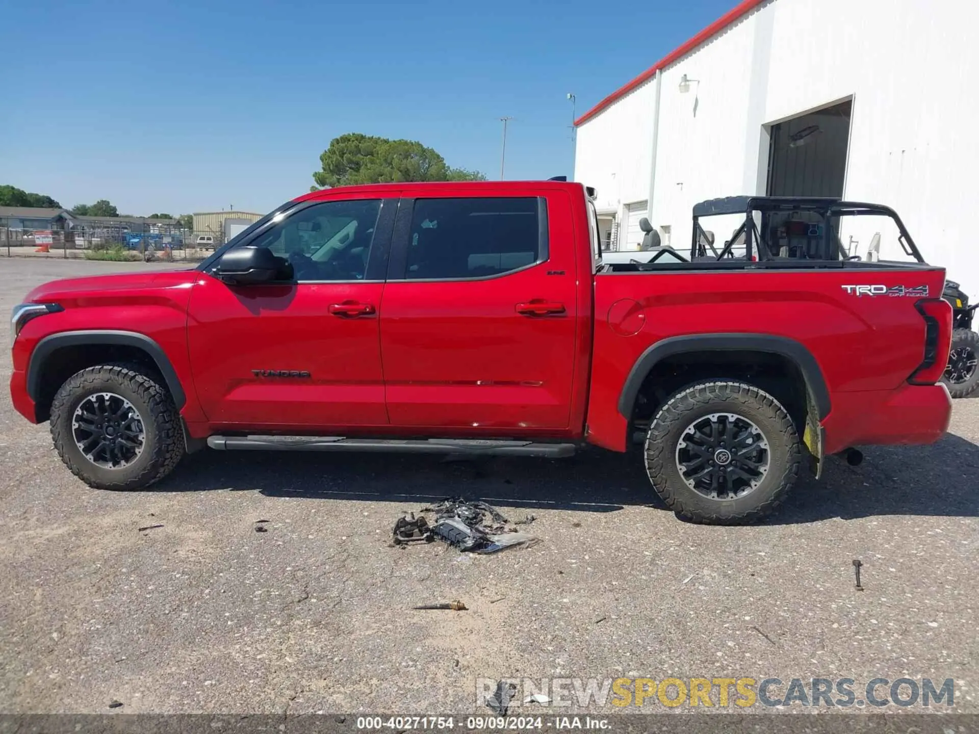 14 Photograph of a damaged car 5TFLA5DB1NX018525 TOYOTA TUNDRA 2022