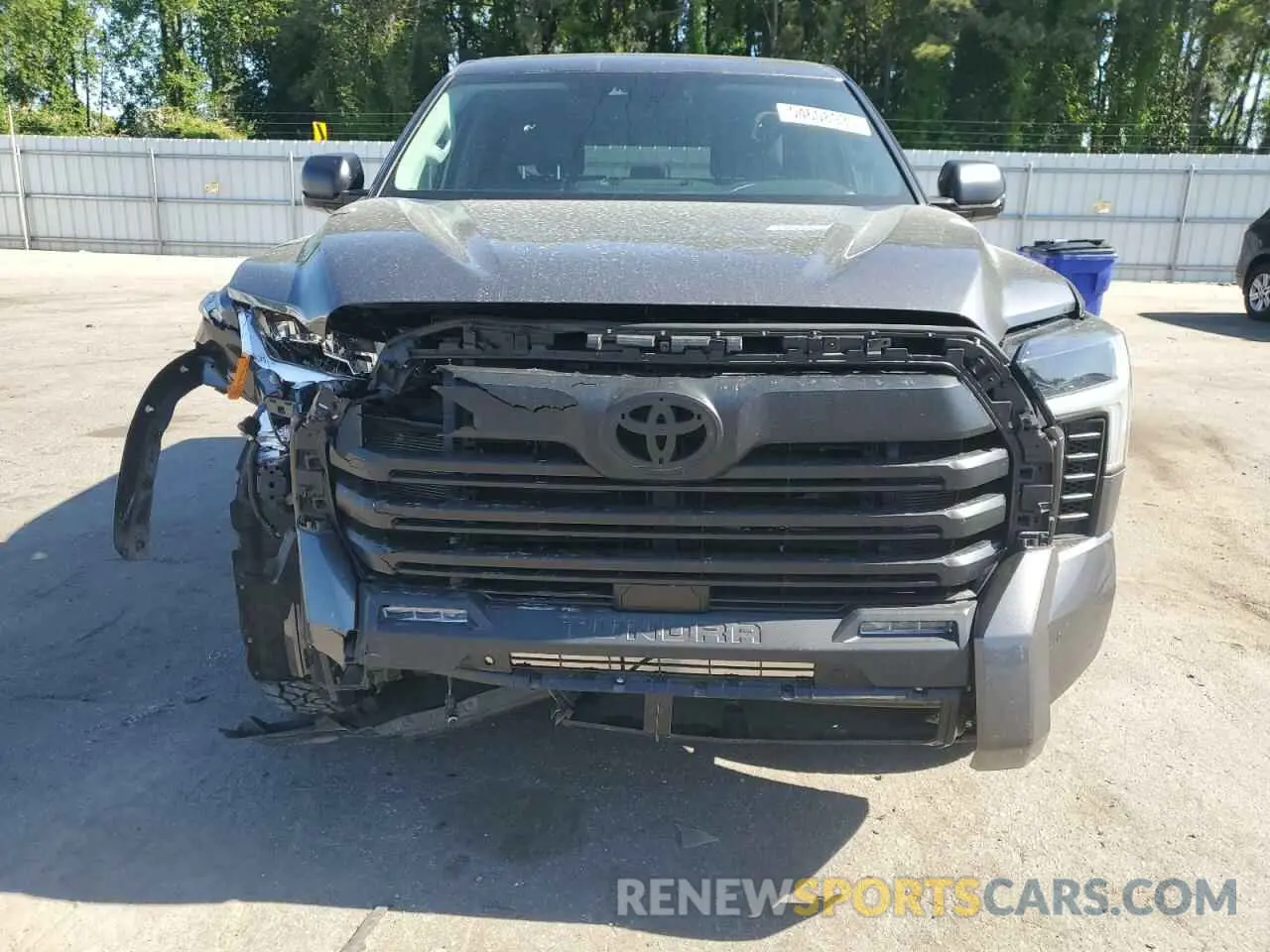 5 Photograph of a damaged car 5TFLA5DB2NX037374 TOYOTA TUNDRA 2022