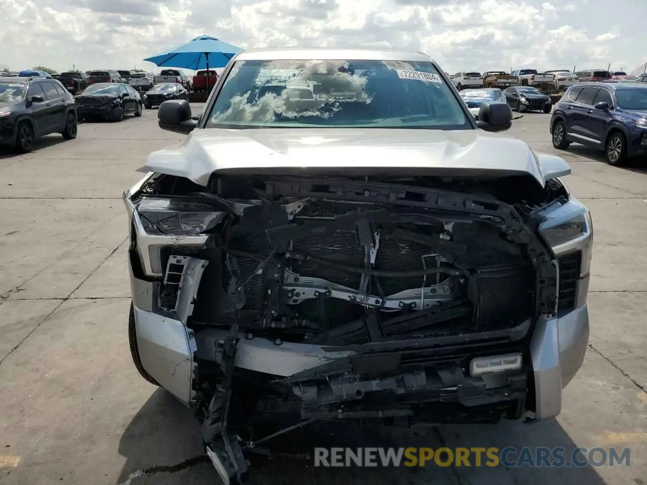 5 Photograph of a damaged car 5TFLA5DB2NX056720 TOYOTA TUNDRA 2022