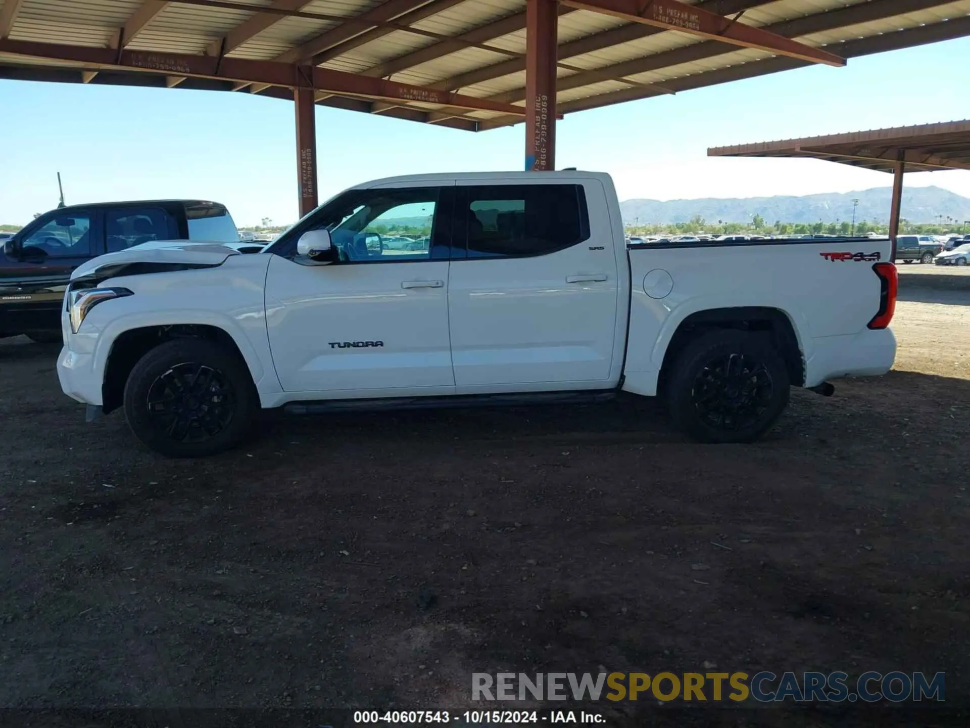 14 Photograph of a damaged car 5TFLA5DB6NX008847 TOYOTA TUNDRA 2022
