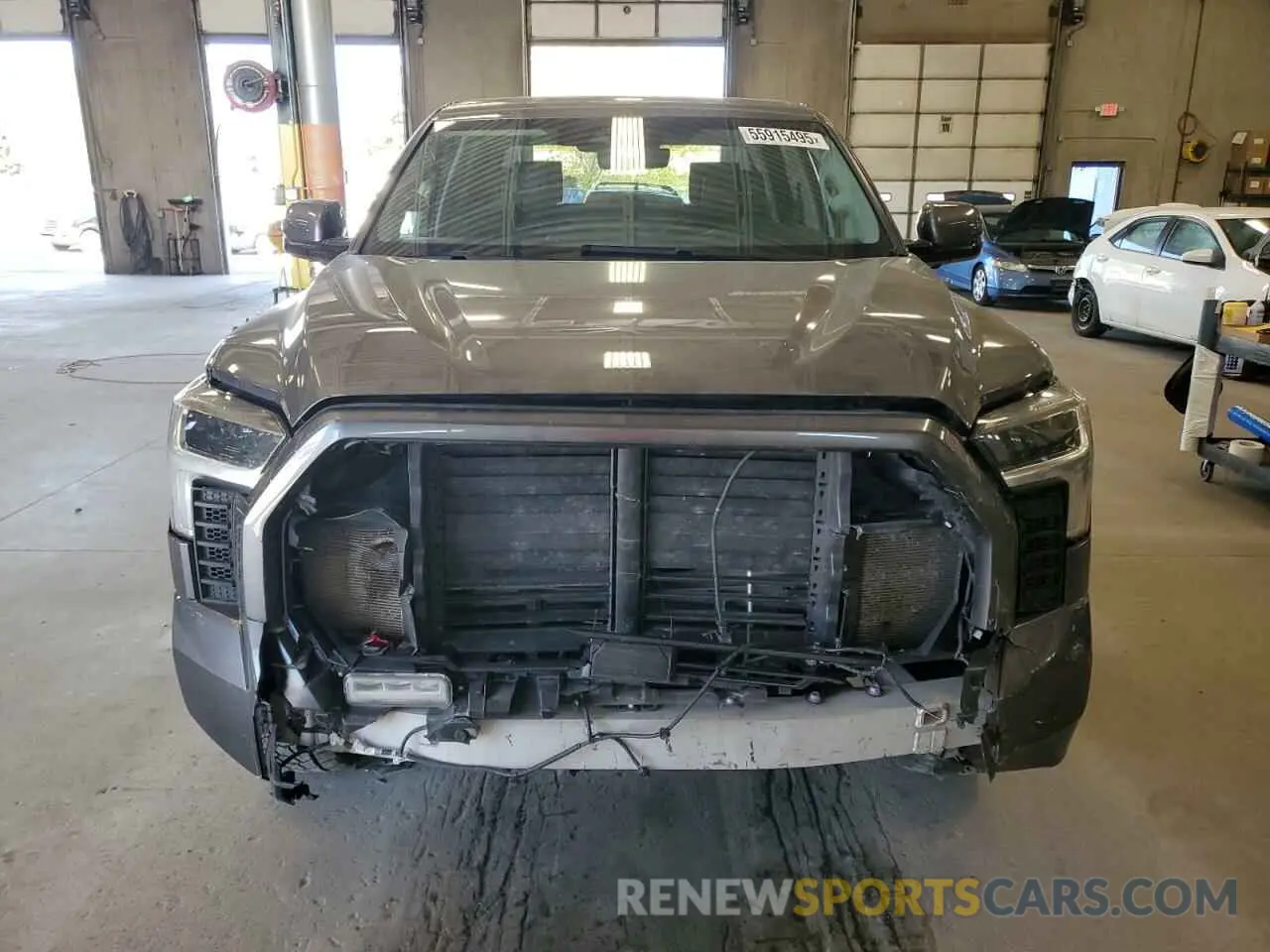 5 Photograph of a damaged car 5TFLA5DB6NX016429 TOYOTA TUNDRA 2022