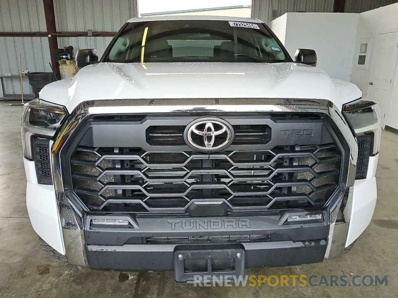 5 Photograph of a damaged car 5TFLA5DB7NX001728 TOYOTA TUNDRA 2022