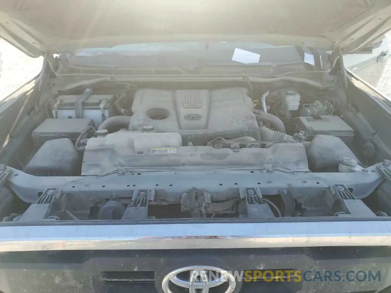 11 Photograph of a damaged car 5TFLA5DB7NX041856 TOYOTA TUNDRA 2022