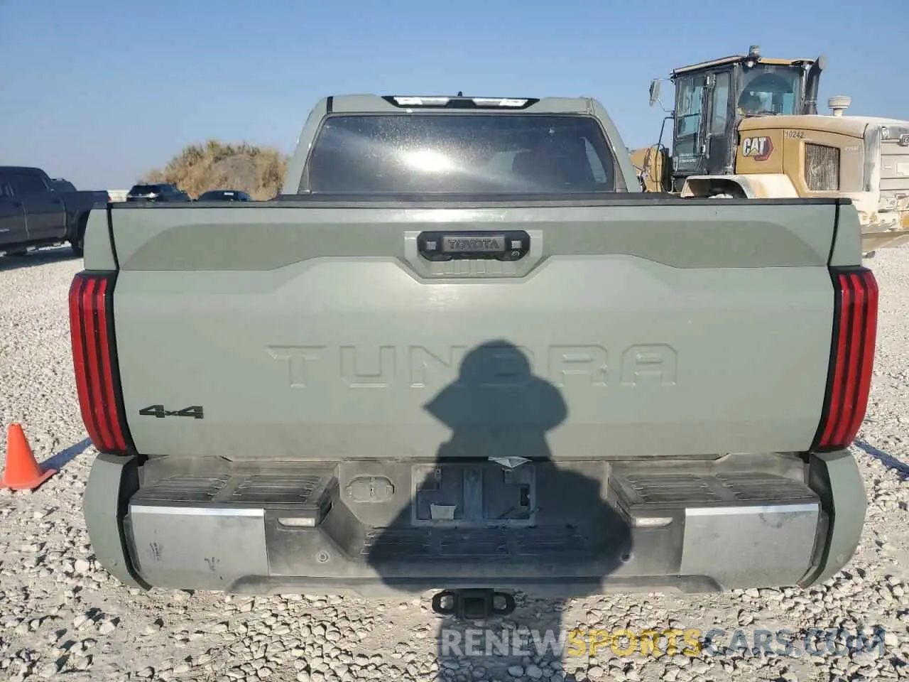 6 Photograph of a damaged car 5TFLA5DB7NX041856 TOYOTA TUNDRA 2022