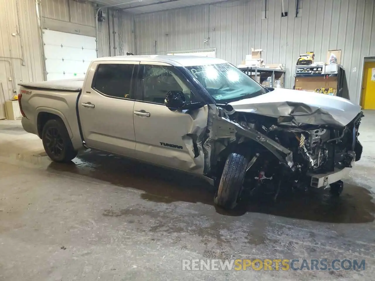 4 Photograph of a damaged car 5TFLA5DB7NX042800 TOYOTA TUNDRA 2022