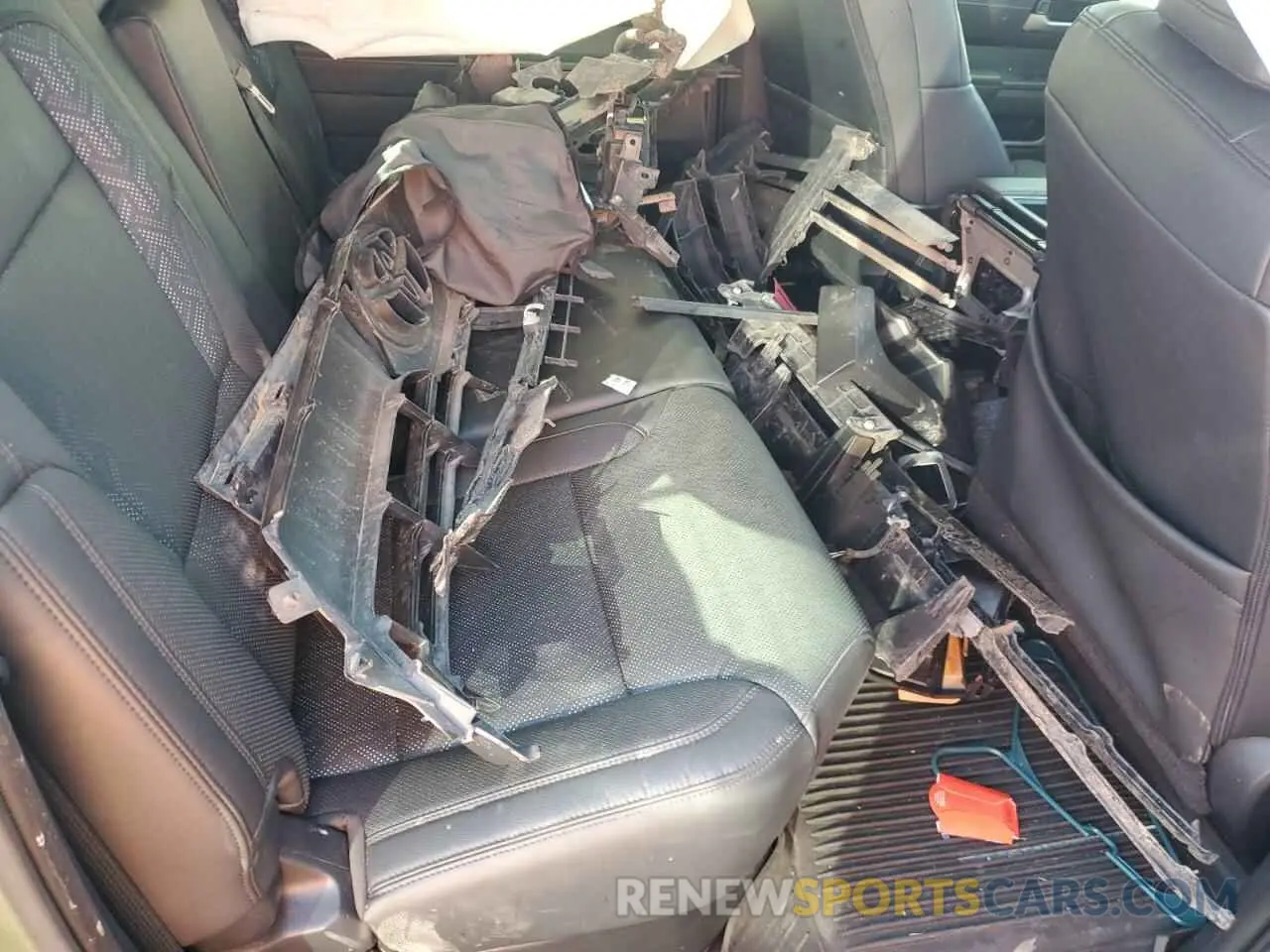 12 Photograph of a damaged car 5TFLA5DB7NX043946 TOYOTA TUNDRA 2022