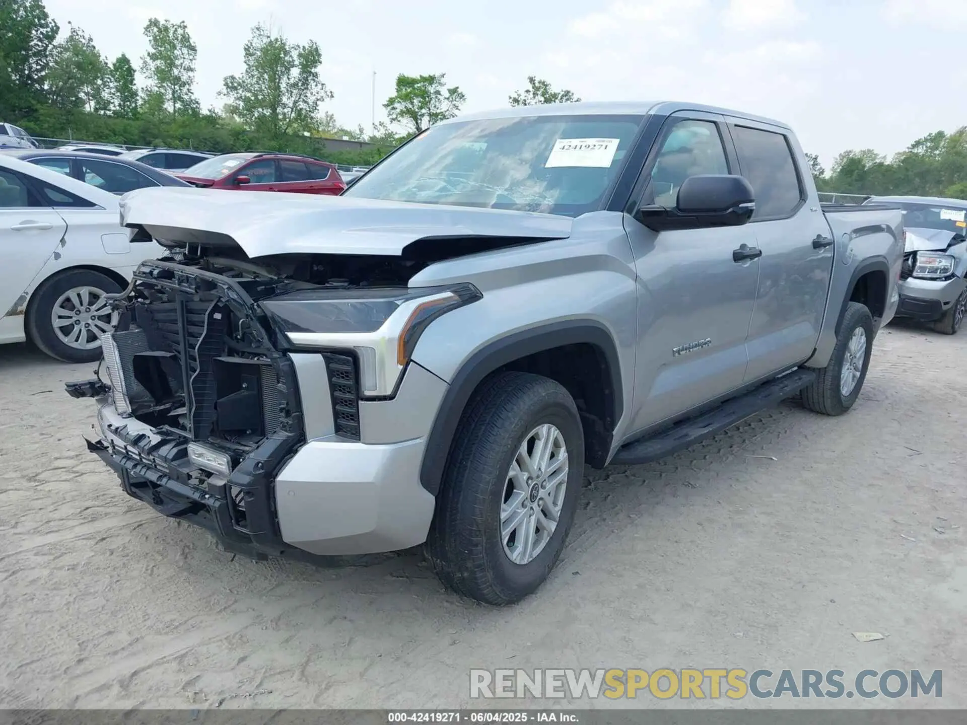 2 Photograph of a damaged car 5TFLA5DB7NX053845 TOYOTA TUNDRA 2022