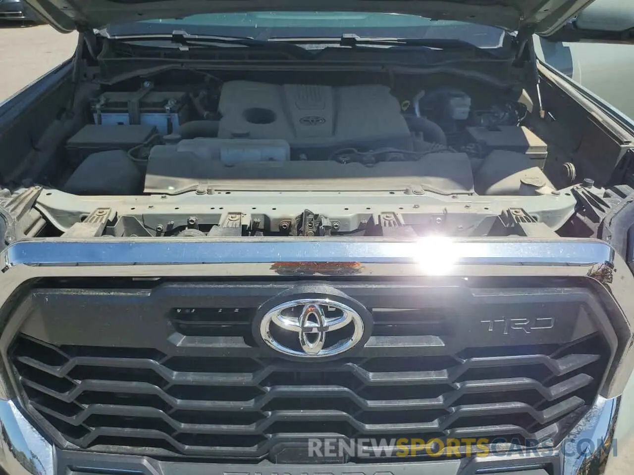 11 Photograph of a damaged car 5TFLA5DB8NX039937 TOYOTA TUNDRA 2022