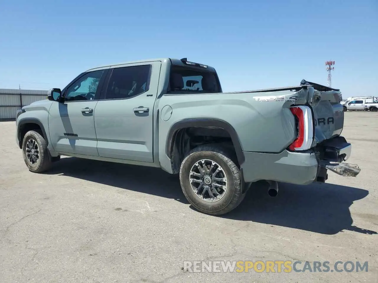 2 Photograph of a damaged car 5TFLA5DB8NX039937 TOYOTA TUNDRA 2022