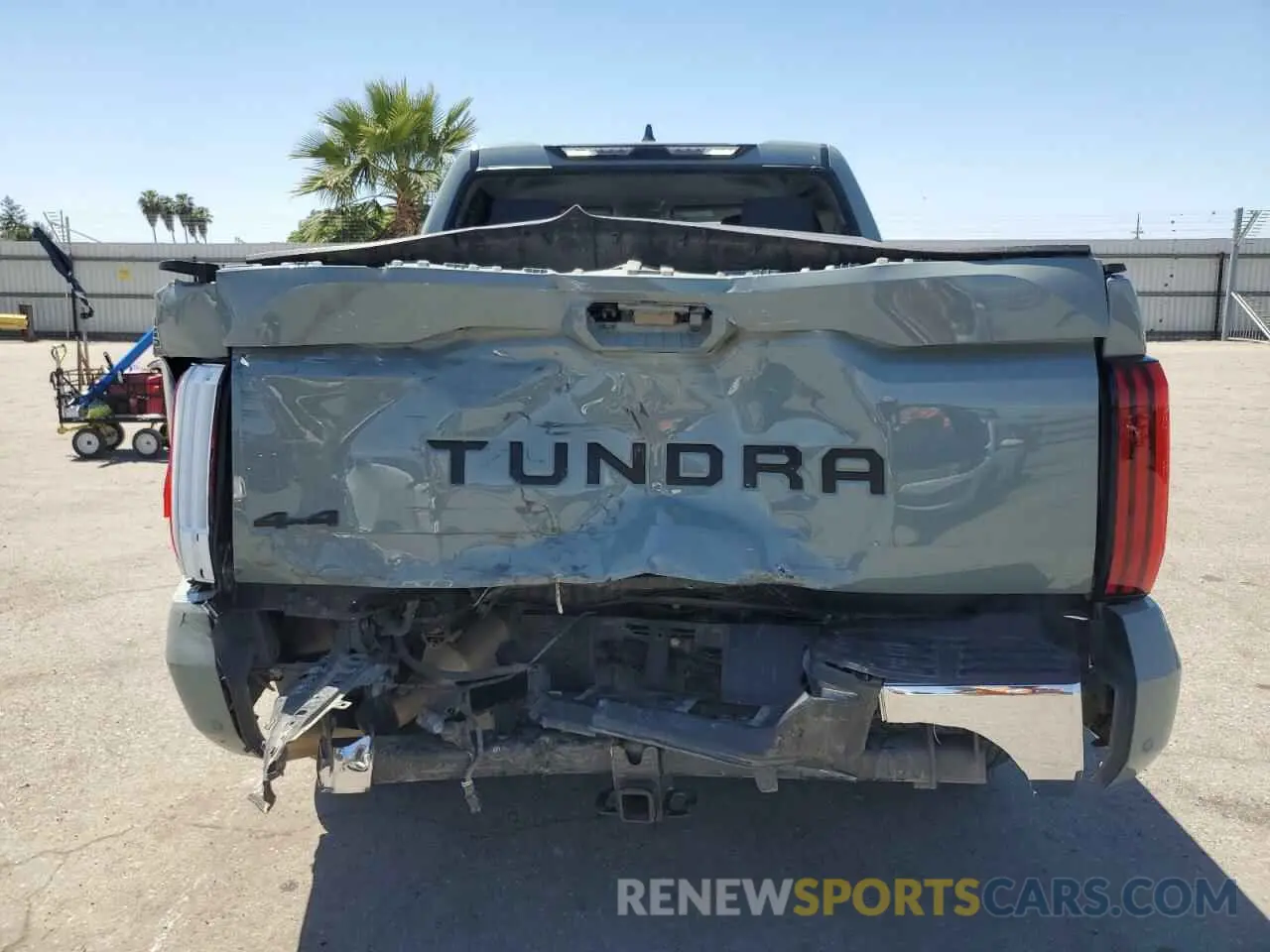6 Photograph of a damaged car 5TFLA5DB8NX039937 TOYOTA TUNDRA 2022