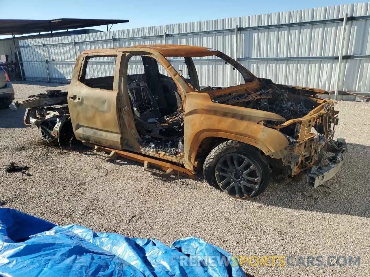 4 Photograph of a damaged car 5TFLA5DB9NX002122 TOYOTA TUNDRA 2022