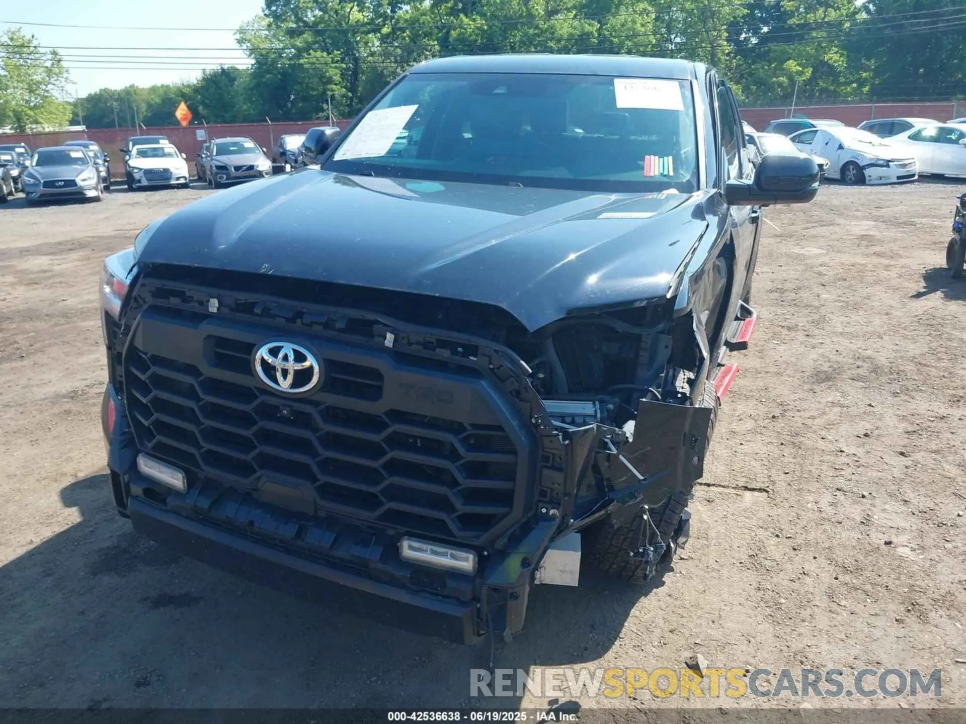 6 Photograph of a damaged car 5TFLA5DB9NX009104 TOYOTA TUNDRA 2022