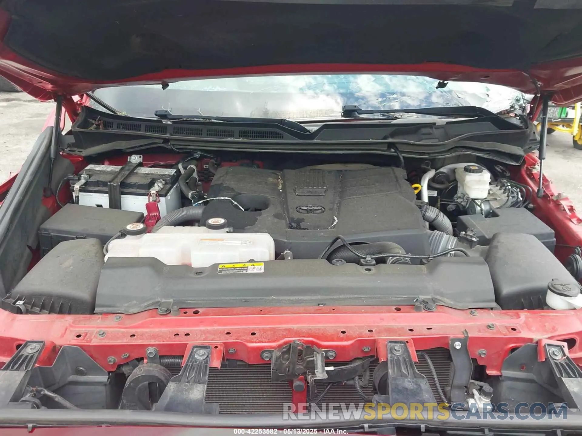 10 Photograph of a damaged car 5TFLA5DB9NX013749 TOYOTA TUNDRA 2022