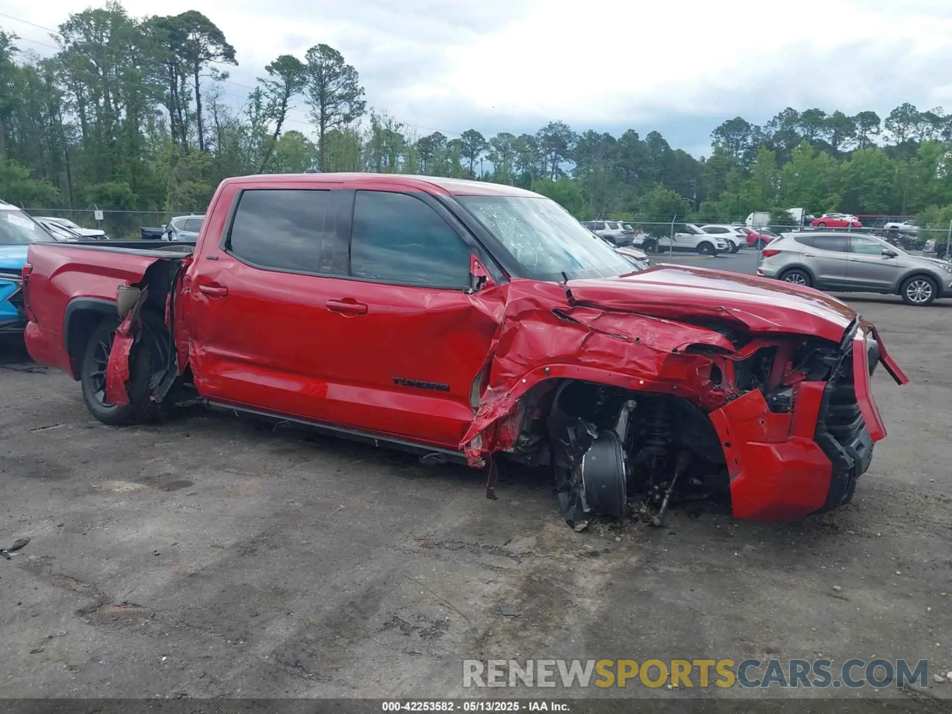13 Photograph of a damaged car 5TFLA5DB9NX013749 TOYOTA TUNDRA 2022