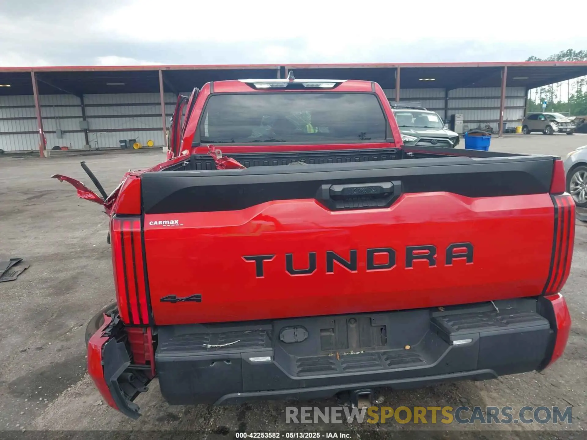 16 Photograph of a damaged car 5TFLA5DB9NX013749 TOYOTA TUNDRA 2022