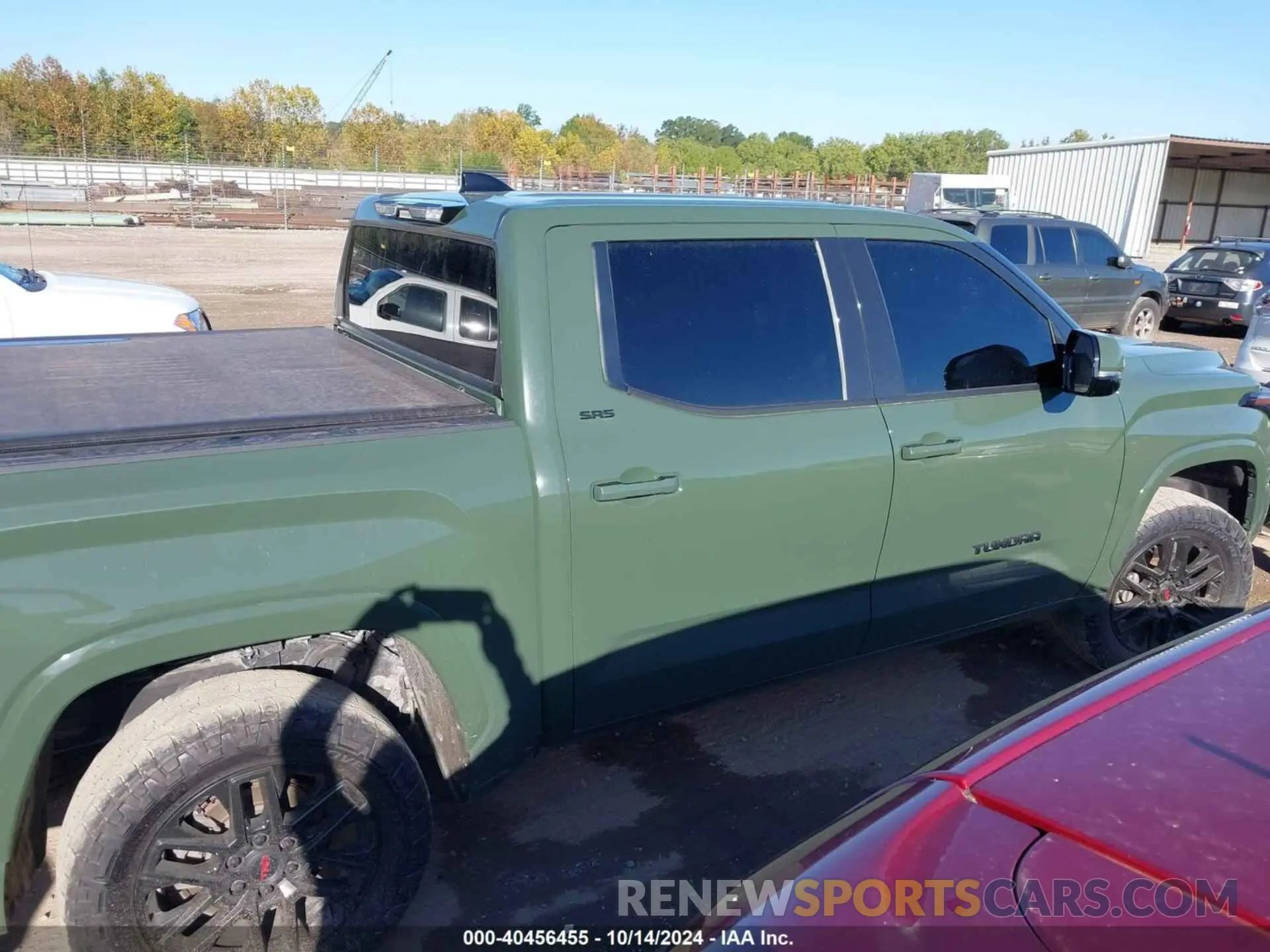 13 Photograph of a damaged car 5TFLA5DB9NX034083 TOYOTA TUNDRA 2022