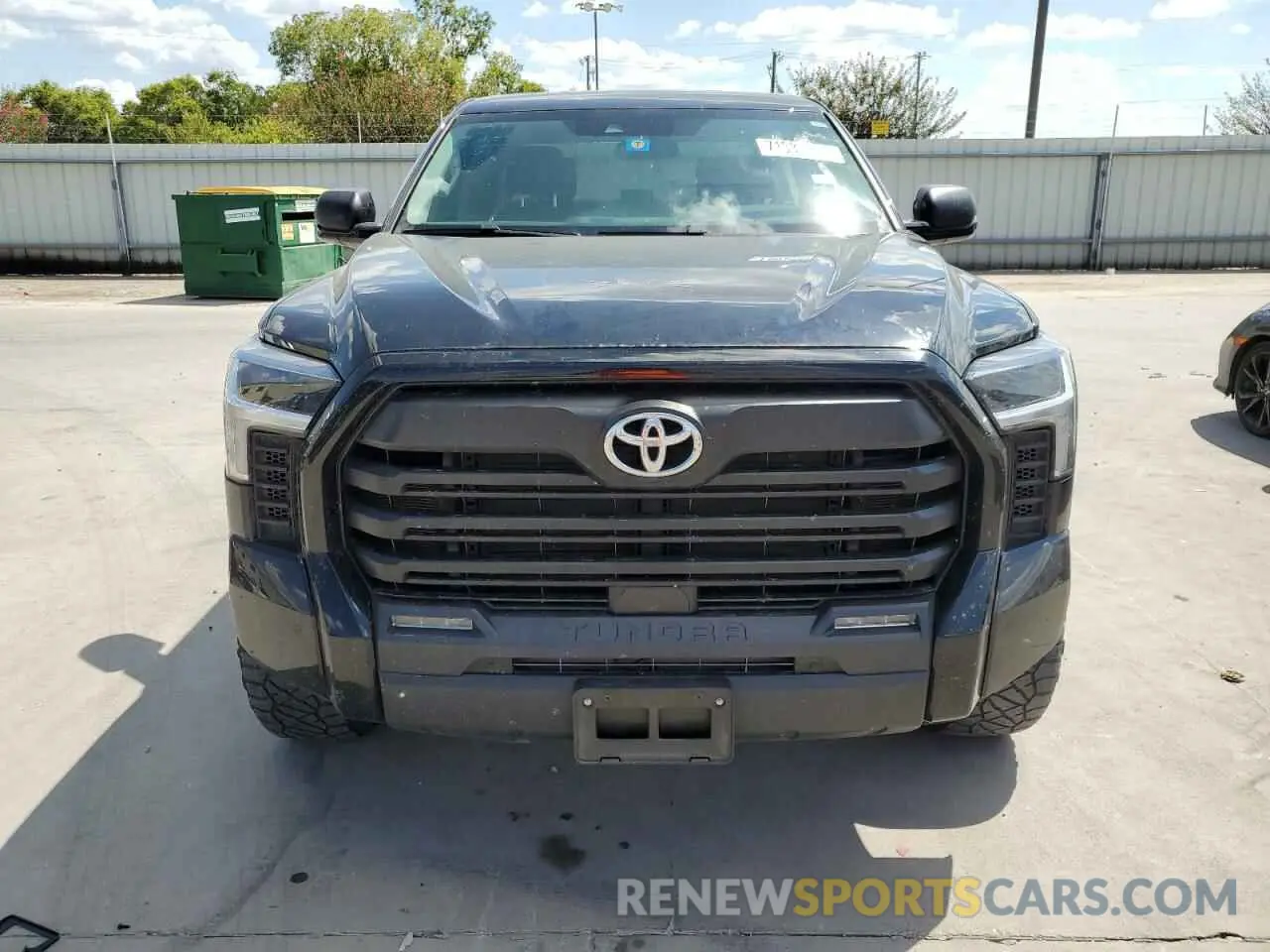 5 Photograph of a damaged car 5TFLA5EC2NX004172 TOYOTA TUNDRA 2022