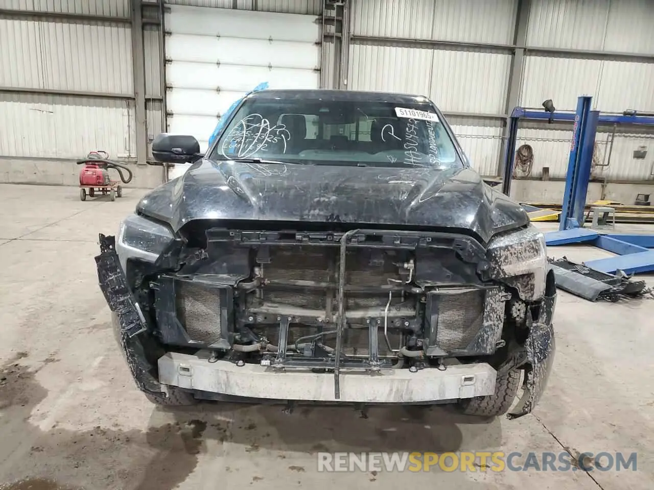 5 Photograph of a damaged car 5TFLA5GD8NX001640 TOYOTA TUNDRA 2022